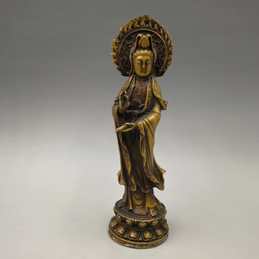 如果条件允许的话，一定要给客厅摆上这样的摆件，高级气派显品味