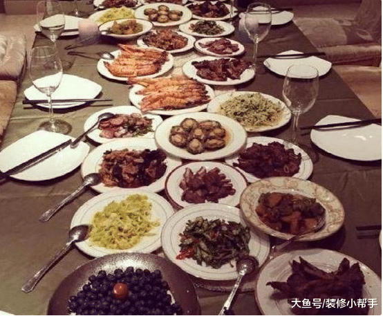 关雎尔晒出自家房子，内部装修普普通通，也不知道有啥东西好看的