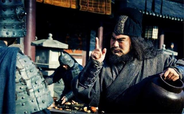 张飞被害死后，刘备面无表情地说了4字，赵云听后只想回老家