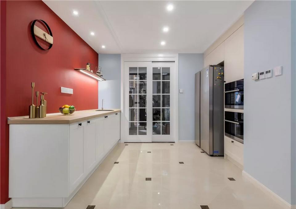 140平轻奢美式三居，红黄蓝碰撞出优雅大气、高品位生活空间！