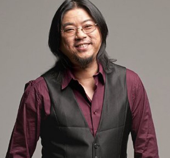 晒晒高晓松住的豪宅，不愧是知识渊博之人，书房布置像图书馆