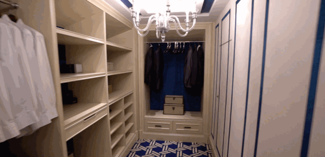 这套2.2亿豪宅火了！保洁费10万，卧室堪比二环一套房，千万网友：看完我膨胀了！