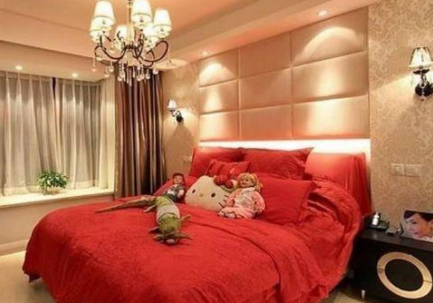 丈夫发现保险柜没人动却无缘无故少了11万，警察调查后结果尴尬了