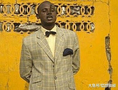 非常“虛榮要面子”的國家，白天穿的跟土豪一樣，可卻在茅廁睡覺