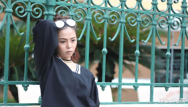 和男人相处，想让男人对你日夜想念，不妨对他“冷”一点