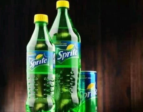 “绿瓶雪碧”宣布被淘汰，网友拍手叫好，肥宅：快把饮料做成绿色