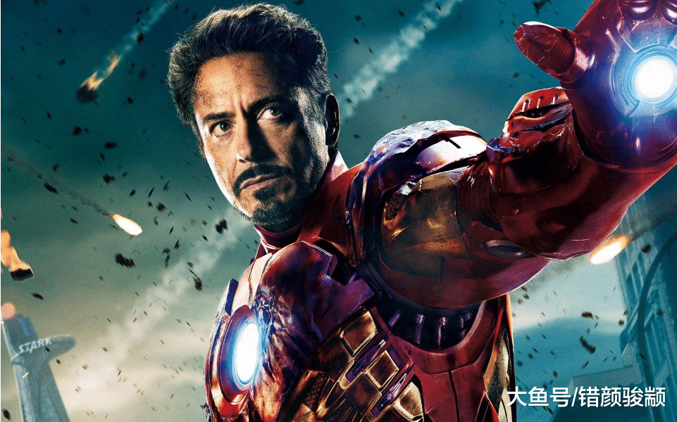 钢铁侠：我有900亿美元！黑豹：我有90万亿！他：两个穷人！
