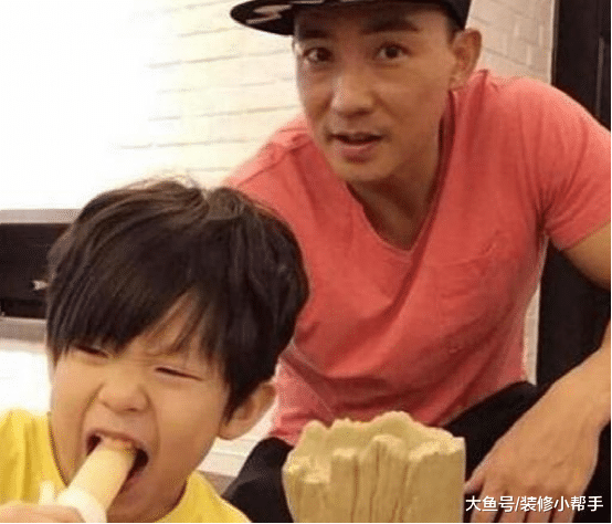 刘畊宏现实中的家，客厅设计了攀岩墙，好多设计都是为了孩子