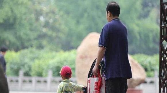 一种新型不孝正迅速蔓延，很多家庭中招，无关乎养老却更刺痛人心