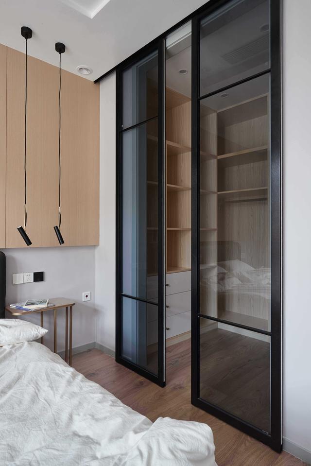 别再浪费家里小角落了，这样设计还能多出一个衣帽间，漂亮又实用