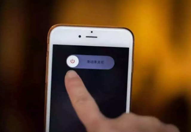 每天都把手机关机一次,到底有没有必要?手机店员工说出大实话