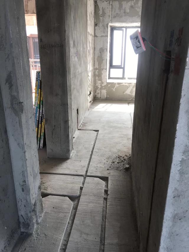 成都装修最新工地实拍图，水电改造图，防水图 90平现代简约风