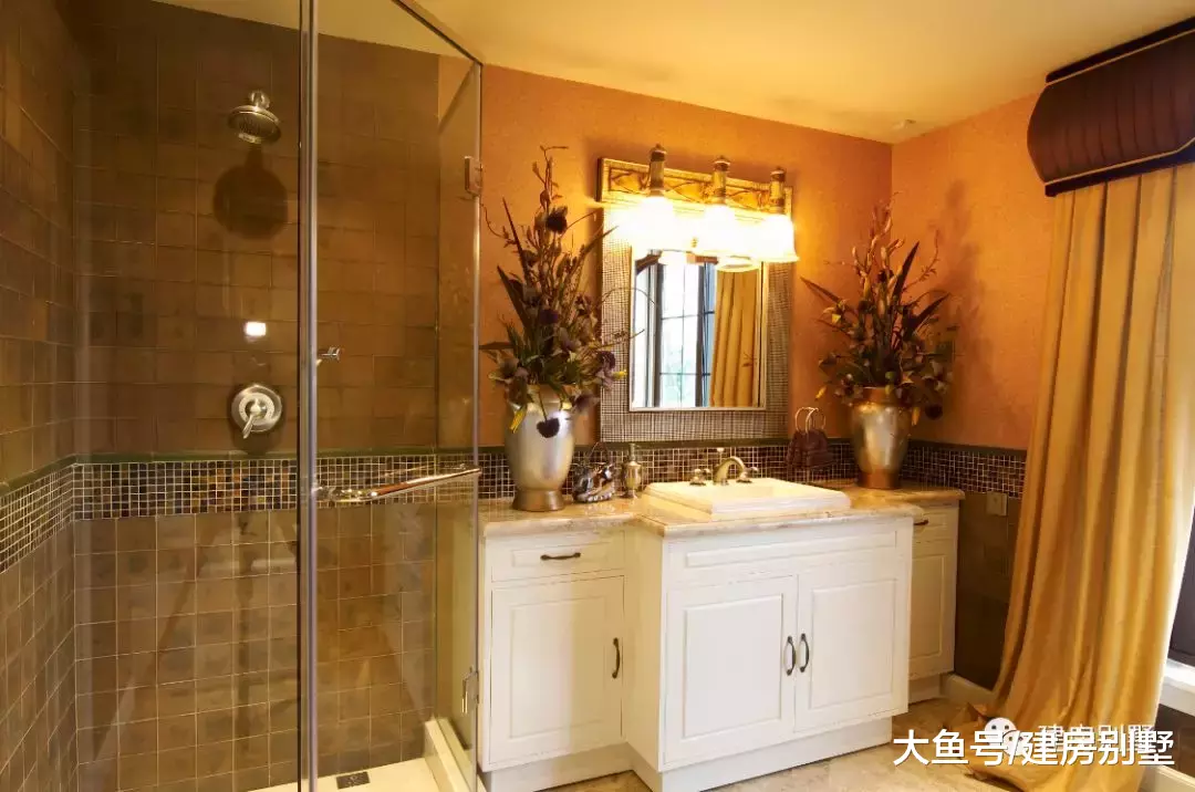 12.4×13.4米农村别墅，客厅挑空设计，主体造价35万