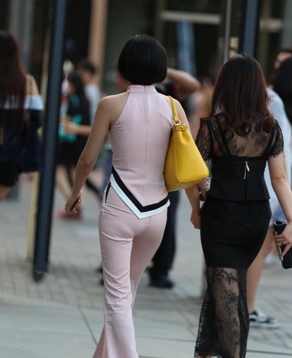 摄影：这衣服的质感，应该不便宜，果然是大户人家