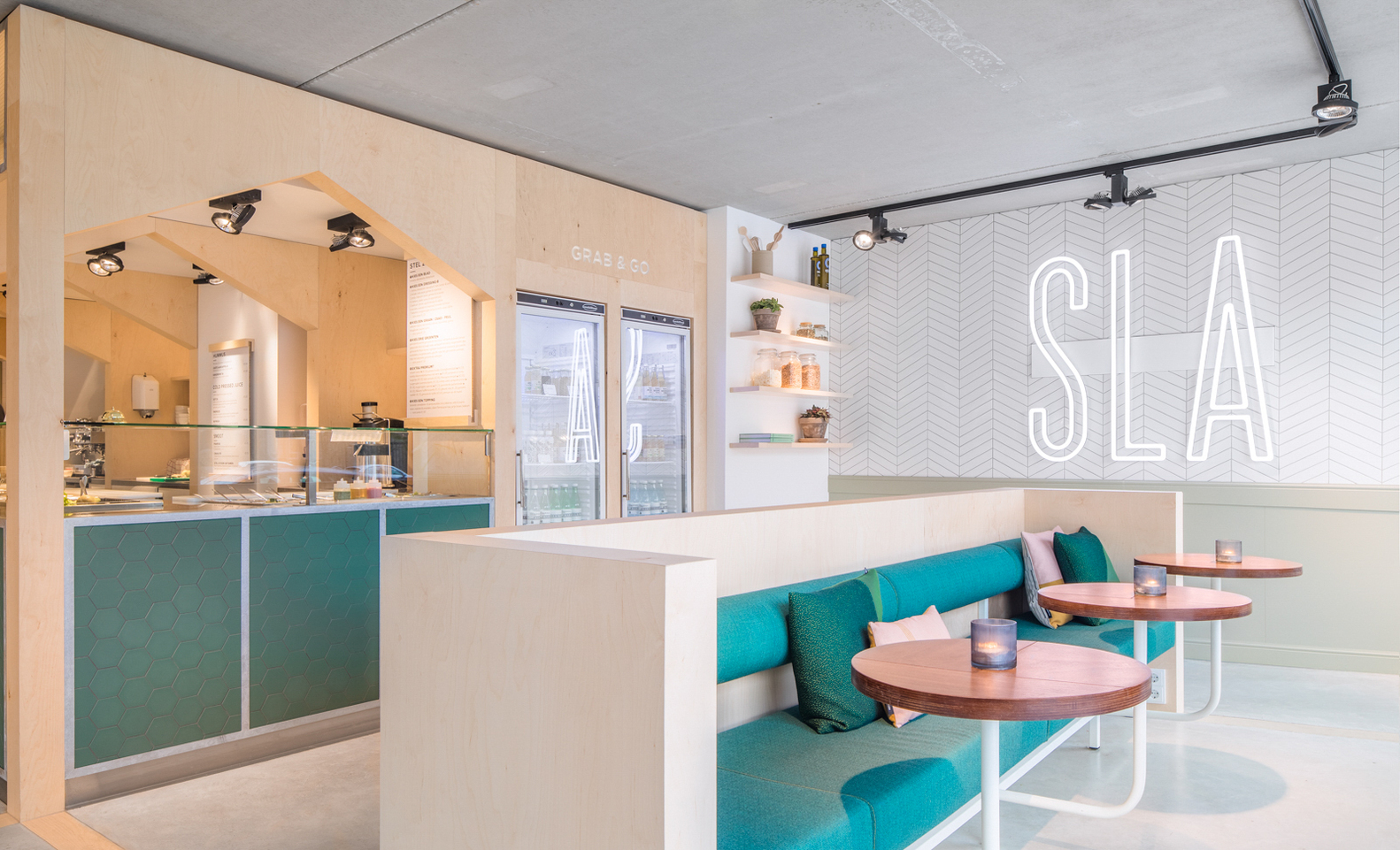 多元化的沙拉轻食餐厅，灵活的设计给忙碌的人一个轻松地享受空间！