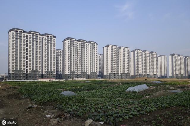 有人想要逃离，有人趋之若鹜，“老破小”到底有没有未来？|购房者说11.09