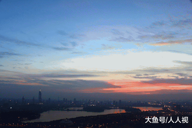 一张11年前的成都房地产广告，看完后我泪崩了