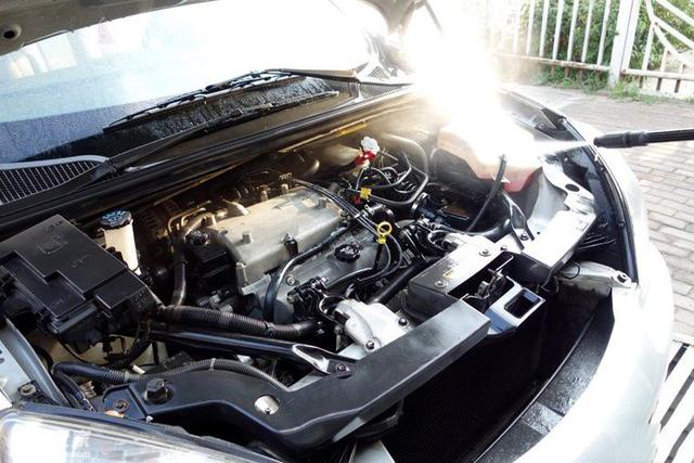 夏季车辆每天暴晒，车内异味大？做好这3步，还你清新干净好空气