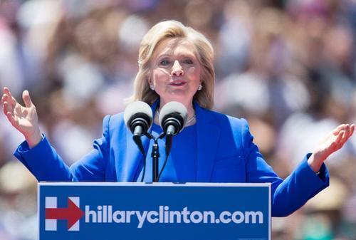 希拉里东山再起？圣诞节晒与克林顿白宫旧照，网友：别活在过去