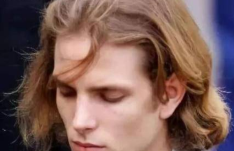 盘点各国王室小继承者们：瑞典公主像洋娃娃，摩纳哥王子好英俊！