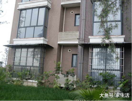 装修让师傅不要装窗帘杆了，回家贴这种“窗户膜”，隔热又方便