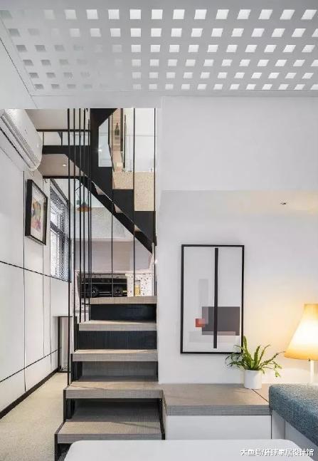 11㎡小屋改造，两个卧室能住四口人，客厅厨房卫生间样样齐全！