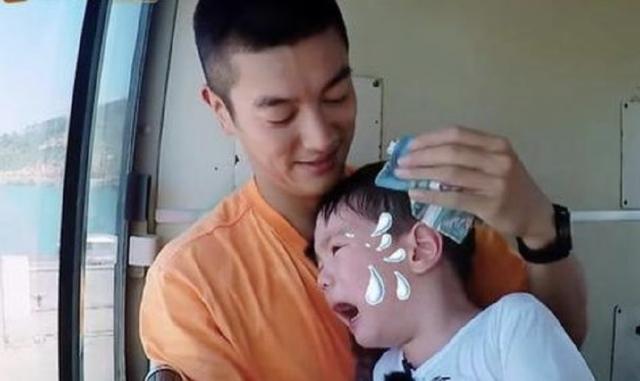 她放弃李晨，选择一见钟情小五岁的男友，心甘情愿从豪门嫁入平民