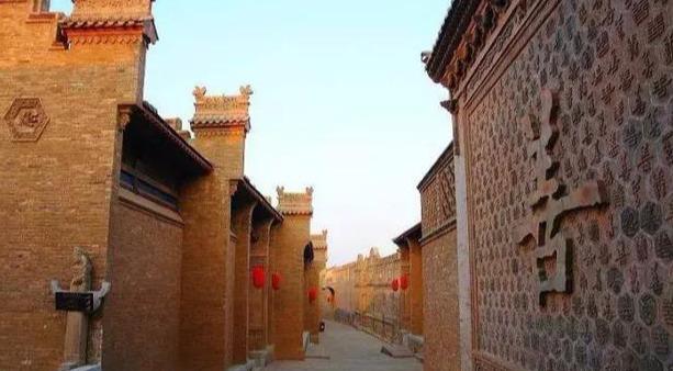 这个富豪娶了洋妻，修的豪宅与王家大院、乔家大院齐名