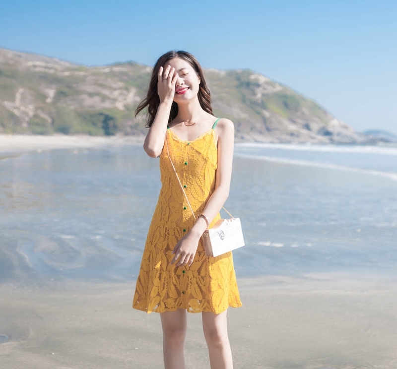 夏季热门的海边连衣裙，让你成为最吸睛美女
