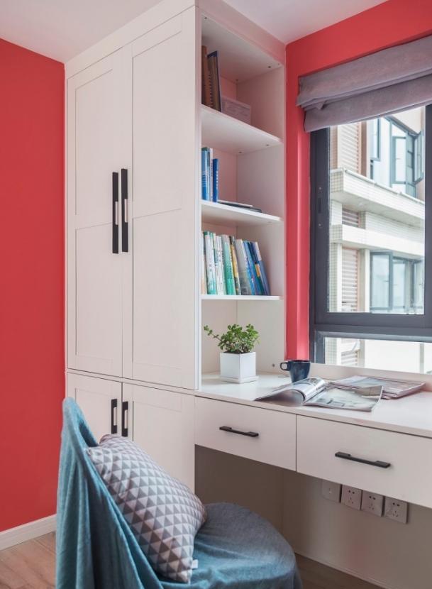 别再浪费你家飘窗了，这么设计2平能当4平用，实用漂亮收纳多