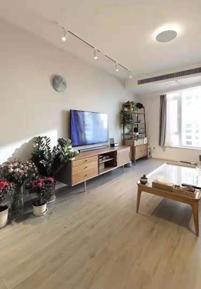 新房已入住一年，没有复杂的设计，却也非常满意！