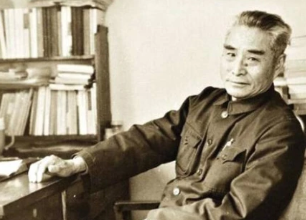 黄埔军校最笨的学生，被解放军俘虏，在狱中想发明永动机