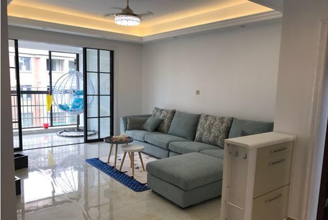 家具刚进场，没想到朋友都夸太干净了，正在通风期待着搬入新家