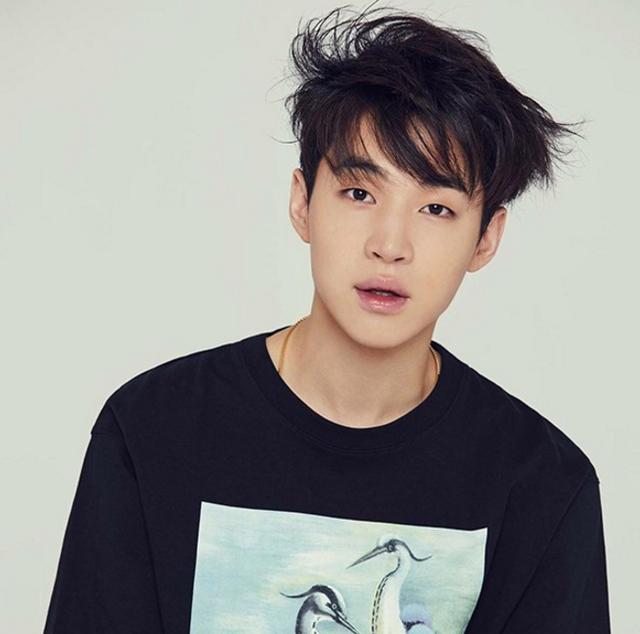 参观刘宪华住的豪宅，房子位于多伦多市，3层别墅真霸气