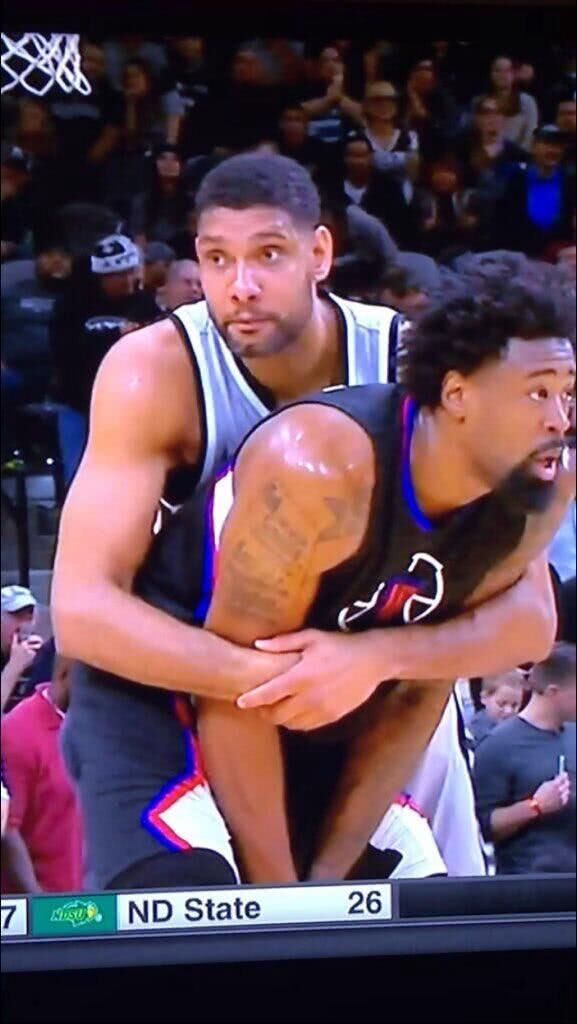 迈克尔·乔丹@NBA五大保护对手事件：你一个小动作，可能挽救他整个职业生涯