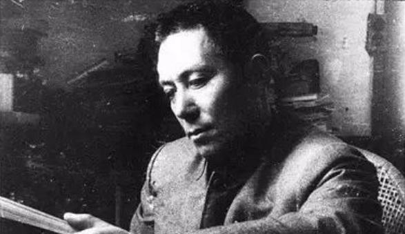 初恋丈夫两次爱上女学生，她为爱选择放手，离婚后丈夫却悔恨终身