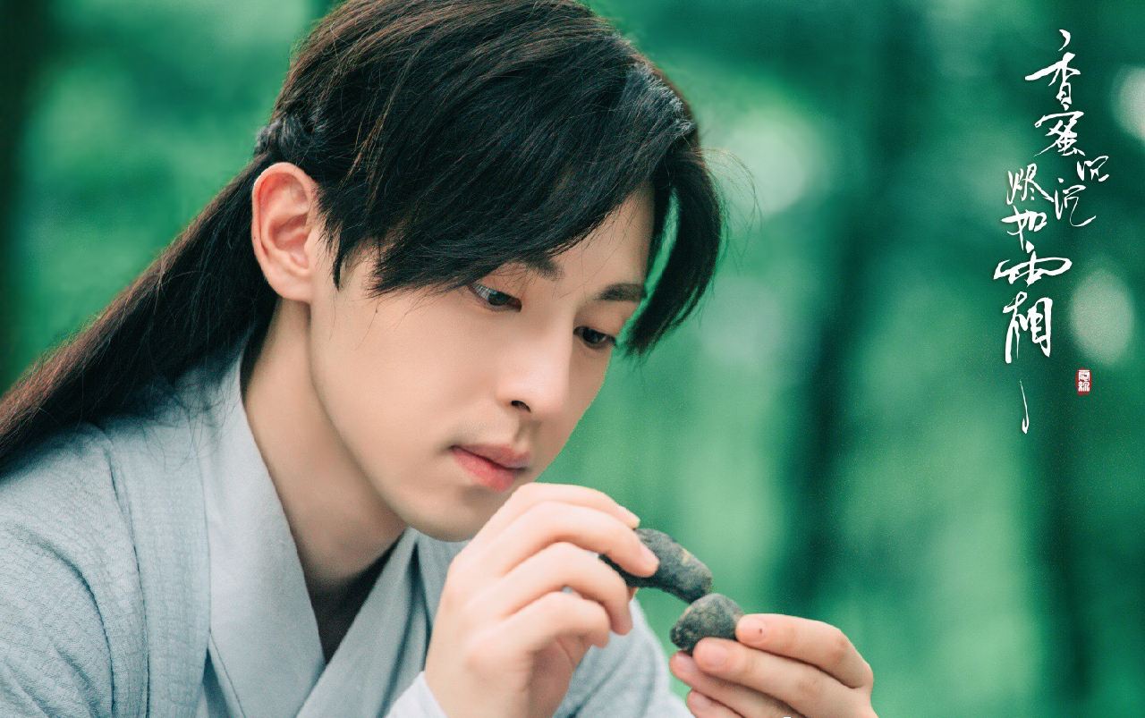 新晋演员邓伦被称丑帅，演技颜值双在线的他今年爆红，因为这部剧