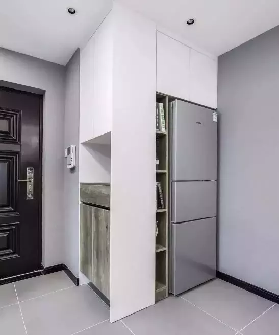 参观同事家100㎡新房, 头次见冰箱放玄关, 灰白色调怎么看都高级!