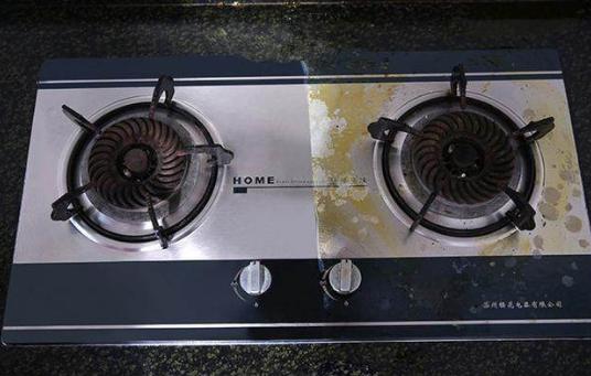 燃气灶不用每天擦，做菜时顺便用它来擦一下，就能保持光洁如新了