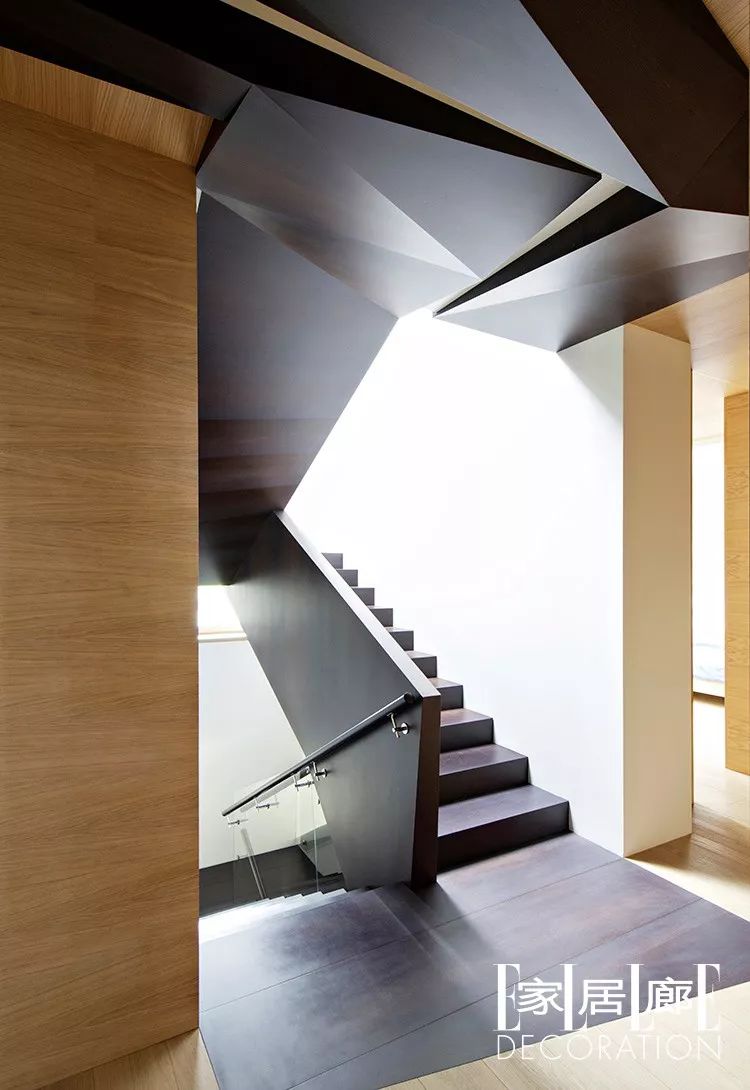 有些人闲得没事，喜欢在屋子里造房子