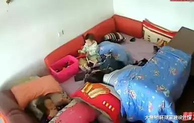 一家7口住进日本胶囊房，上海3胎宝爸：孩子和父母终于有地睡！