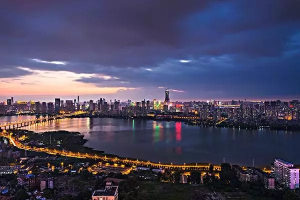 未来五年，在这些城市买房稳赚！