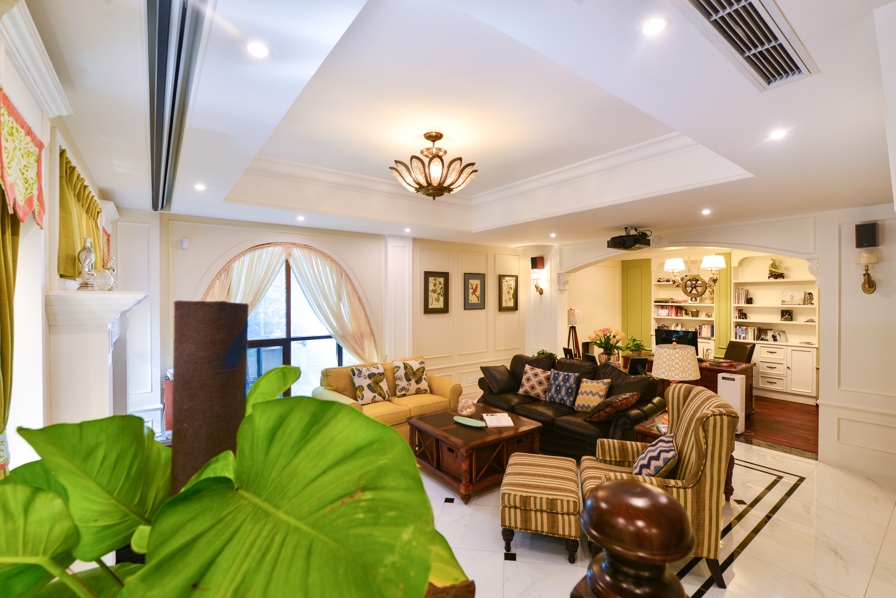 一个时尚又不缺美感的美式风别墅装修，厨房的设计更是迷人！