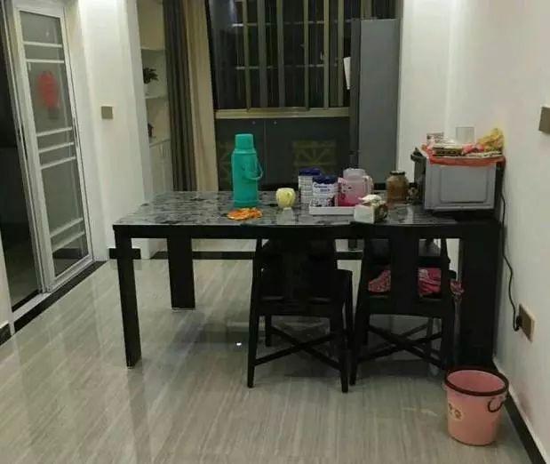 過年親戚來新房做客，說我家家具死氣沉沉，氣死我了！