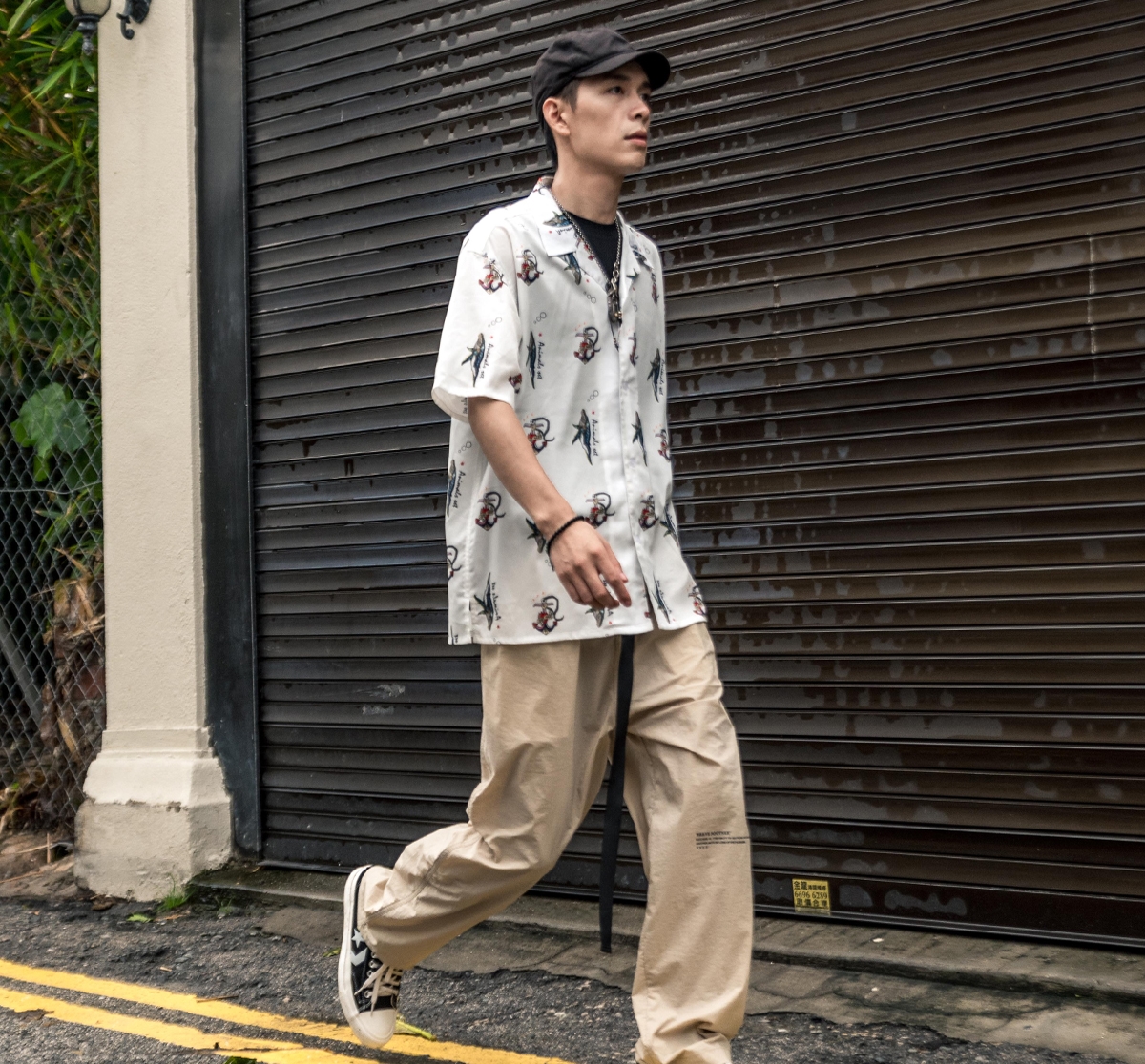 女人过了35岁要会打扮，8款百搭秋装，让你穿出少女气息