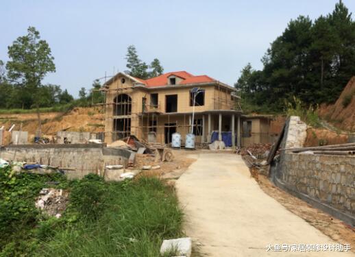 有钱后用钱买面子, 狂砸60万建两层小别墅成全村人羡慕的最牛豪宅