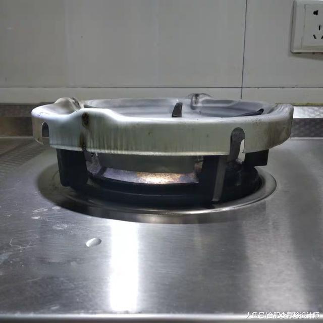 還好沒買！燃氣灶節能罩好危險，稍不注意就能爆炸，想省燃氣我有招