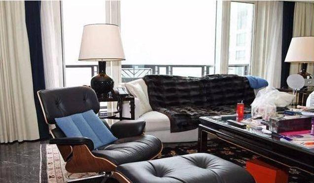 ?带你参观王思聪住的豪宅，客厅摆着100寸大电视，装修真是气派