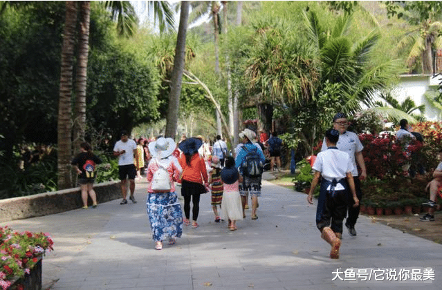 中国最不要脸的景区，一个破石头门票售价100元，坑了无数青年男女