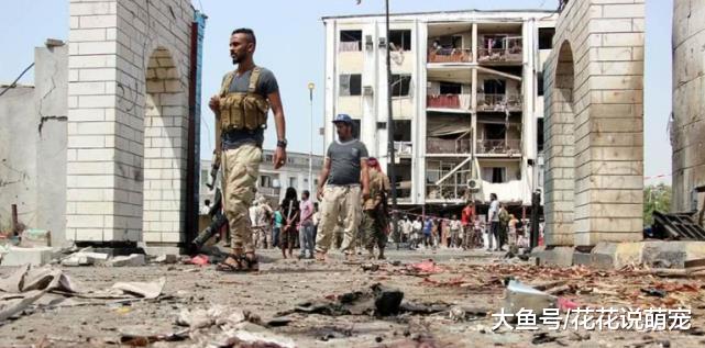 美盟军正在鼓舞士气，伊朗导弹却从天而降，演讲司令命丧当场